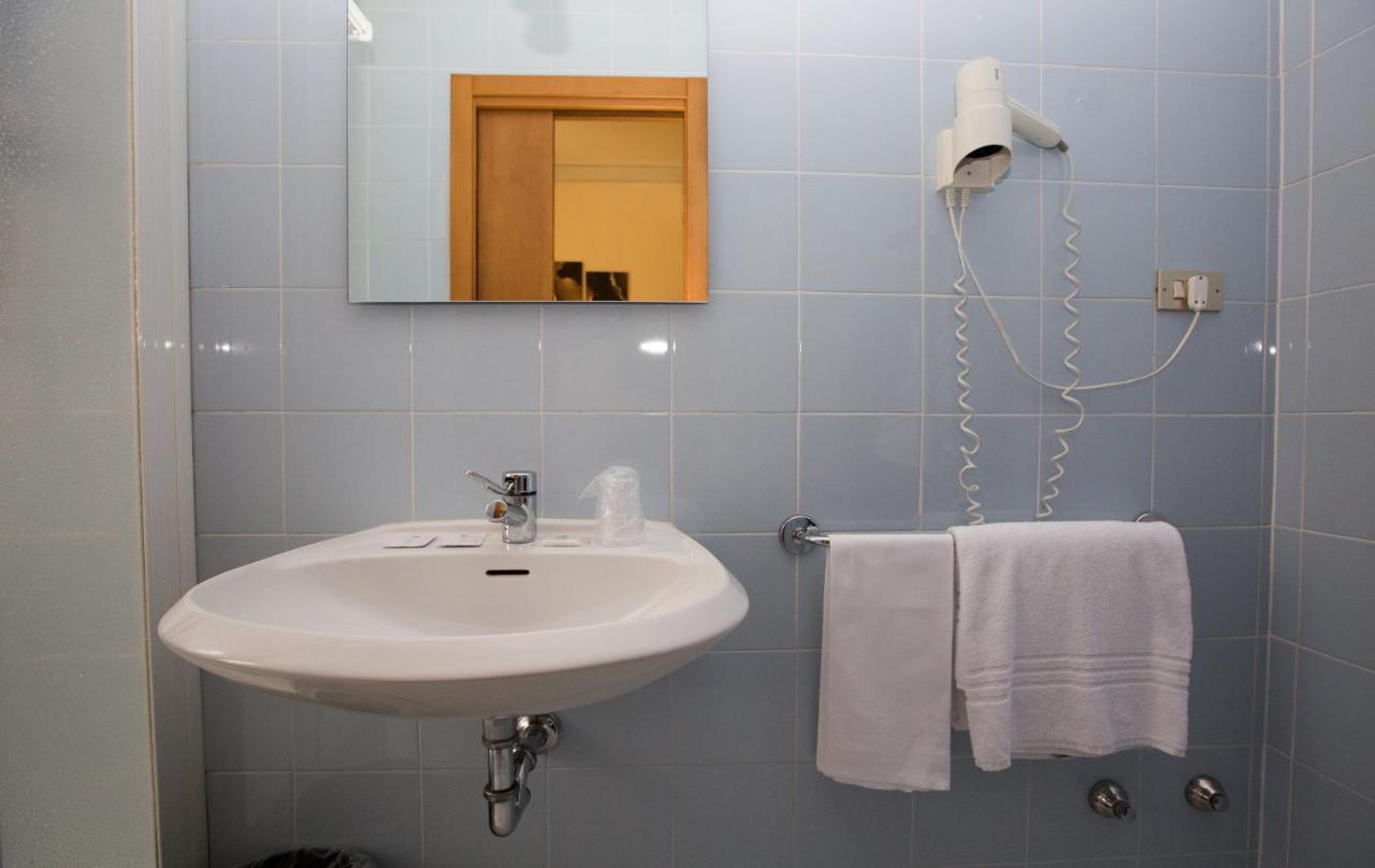 Hotel Arcoveggio Bologna Bagian luar foto